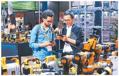 什么是贴片式滚珠倾斜开关？其工作原理与结构详解